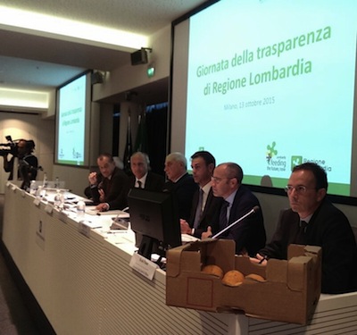 Le arance del MoVimento 5 Stelle Lombardia