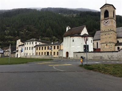 Il villaggio di MONASTERO libero dal traffico