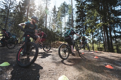 Un corso per conoscere la mountain bike elettrica