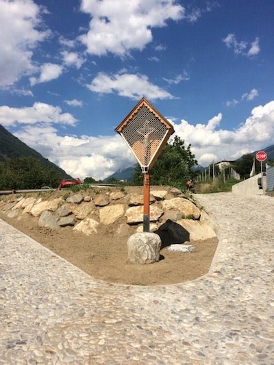 Una strada a servizio del centro sportivo di TIRANO  