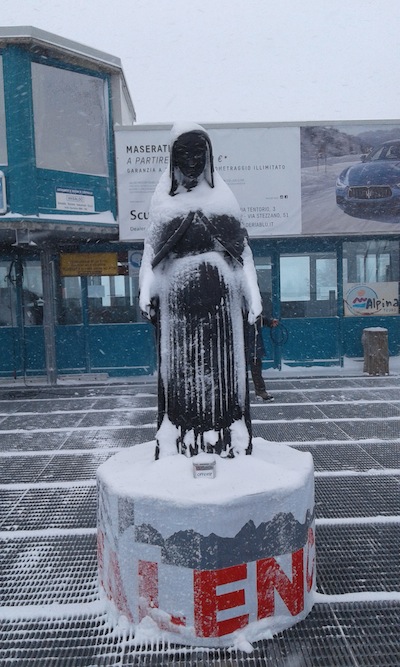 In VALMALENCO la Madonna Immacolata delle Nevi e... si SCIA!