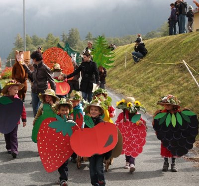 Festa e March da la RACOLTA in Val Mstair