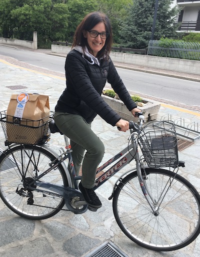 A BORMIO il Negozio Leggero consegna in bici