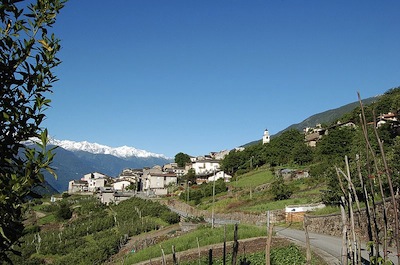 Monsignor Coletti benedice la Sala Parrocchiale di BARUFFINI