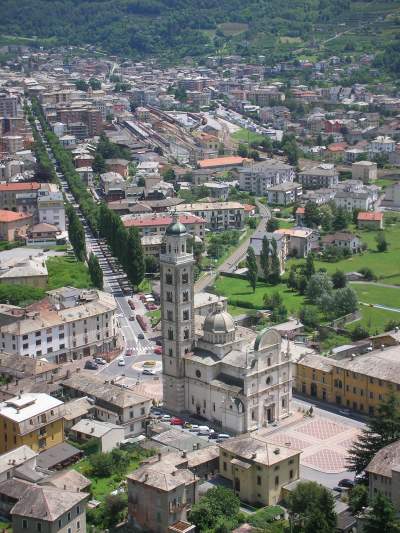 Fine mostra ai portici ma.....