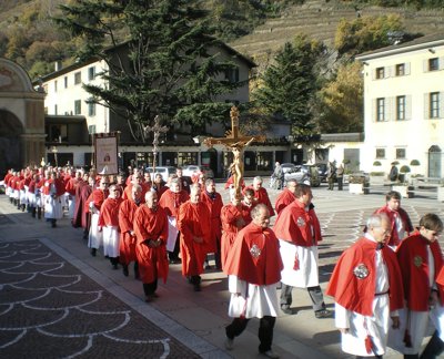 Raduno confraternite nella Basilica di Madonna di Tirano