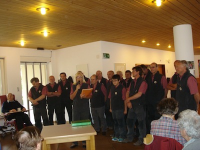 Il Coro Gambuer dAprica alla Casa Anziani di Poschiavo  