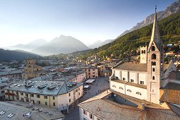 VINI nelle antiche CORTI di BORMIO