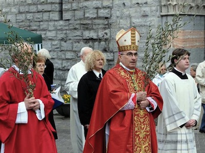 Il Vescovo Coletti in visita pastorale all’APRICA