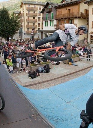 Bmx: evoluzioni spettacolari a Madesimo