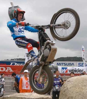 ESIBIZIONE DI TRIAL INDOOR CON I GRANDI CAMPIONI A MADESIMO