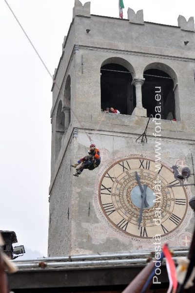 Il CARNEVALE DEI MATTI libera Bormio dalle multe!