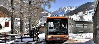 Sulle piste da sci di APRICA con lo skibus